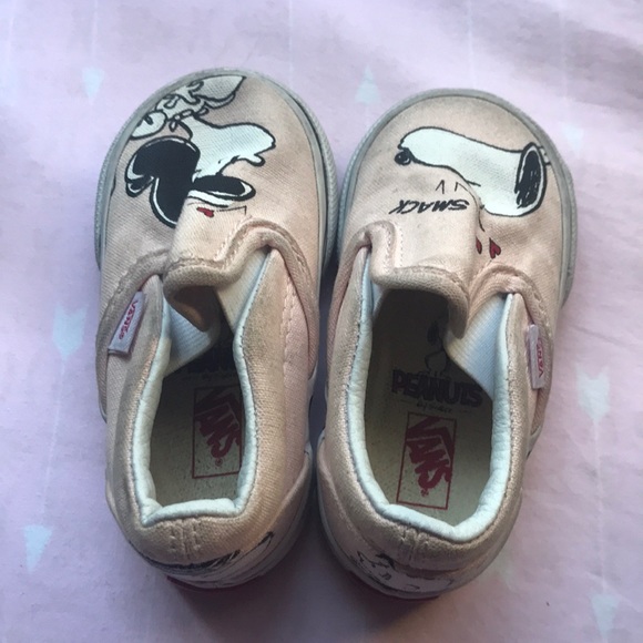 toddler snoopy vans